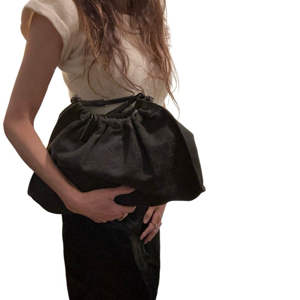 Gucci Black Hobo Bag with Signature Pattern - Picture 16 of 16